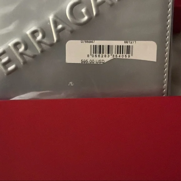 BNWT Salvatore Ferragamo Silver Men’s Card & Key Holder - Picture 2 of 7